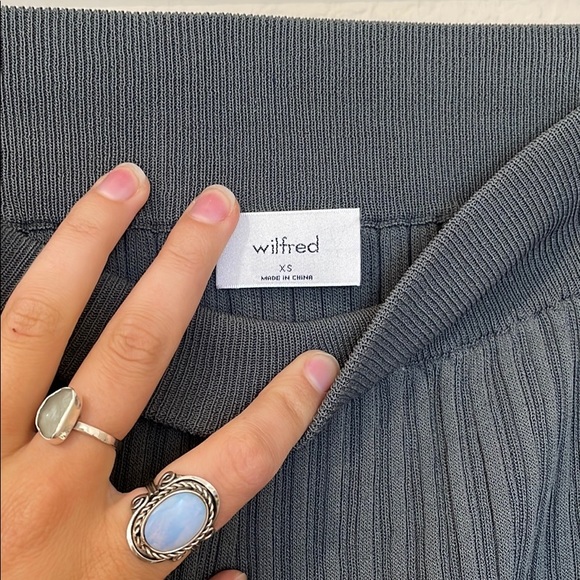 Aritzia green maxi skirt - Picture 4 of 6